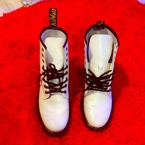 🥾 Dr Martens White Leather Boots (Excellent Condition) 🥾